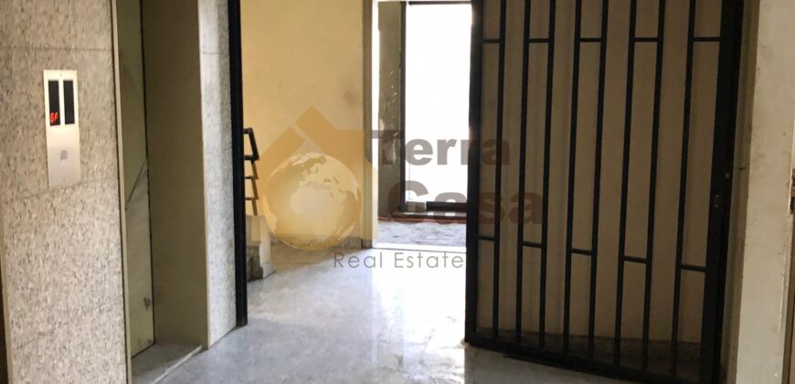 Ashrafieh core & shell office for sale (Cash Payment)