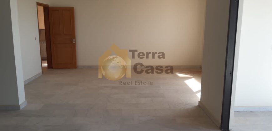 Fully decorated apartment nice view cash payment.Ref#2987