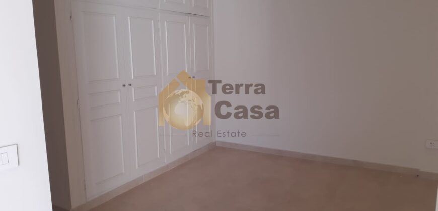 Fully decorated apartment nice view cash payment.Ref#2987