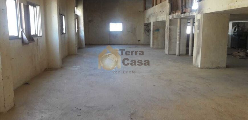 Industrial area warehouse for rent cash payment.