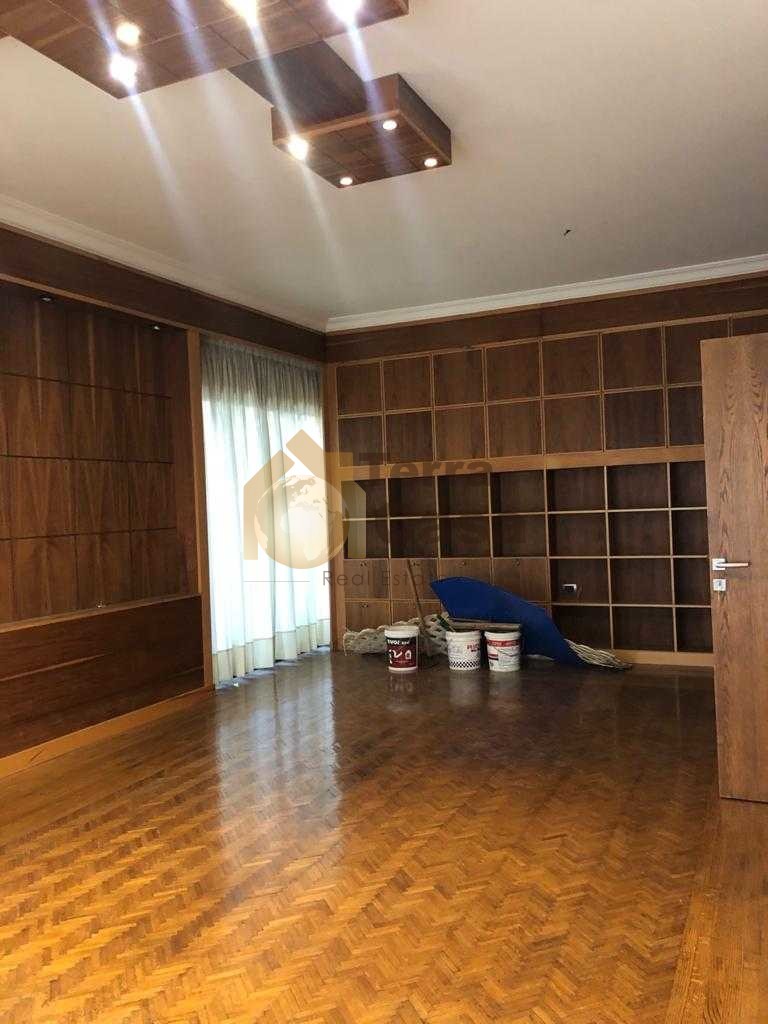 fully decorated office suitable for music studio
