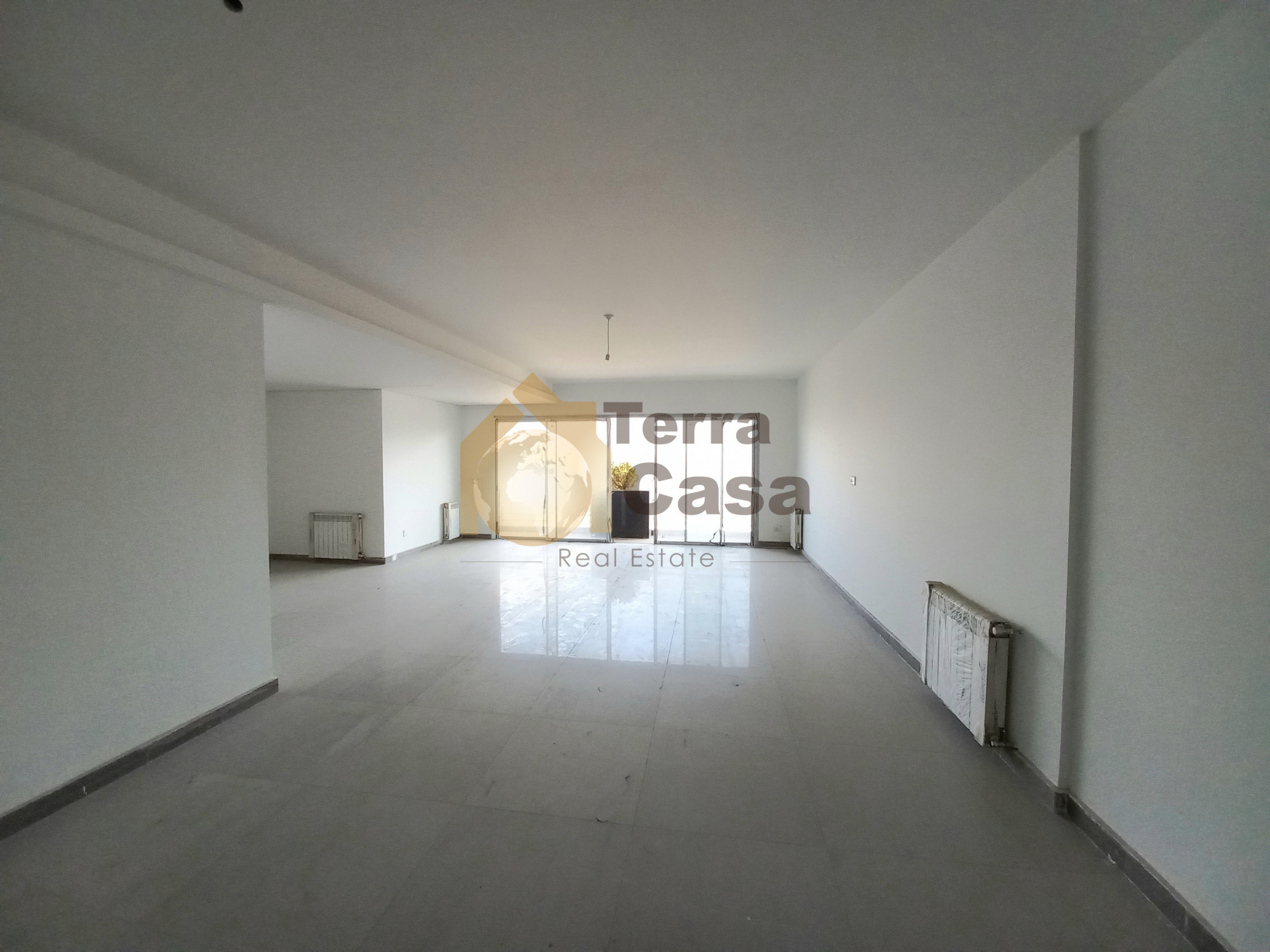 Luxurious apartment for sale in Fayadieh with garden