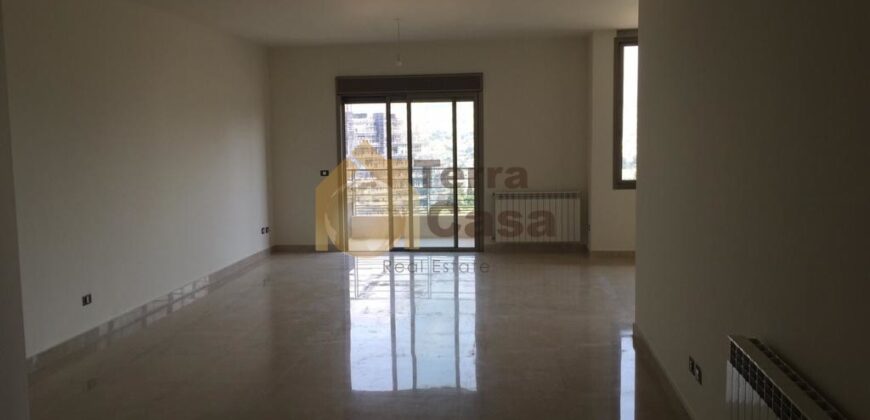 Apartment prime location open view cash payment.Ref#3220