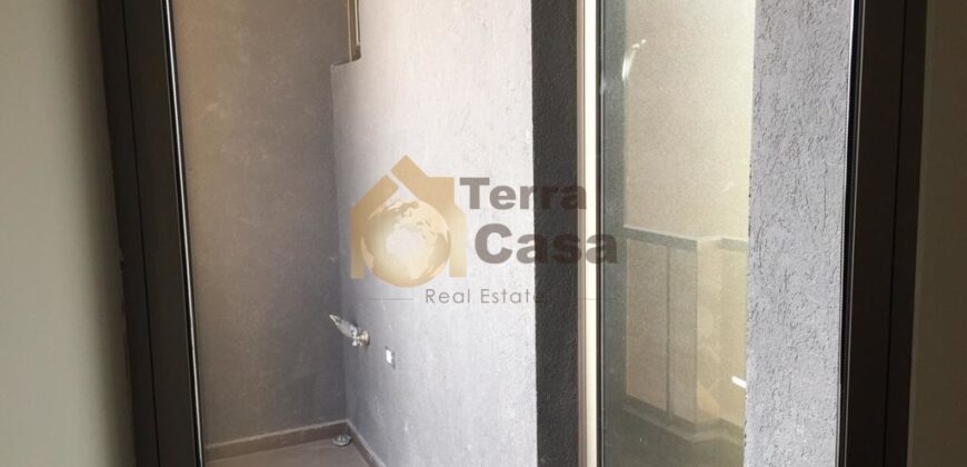 Apartment prime location open view cash payment.Ref#3220
