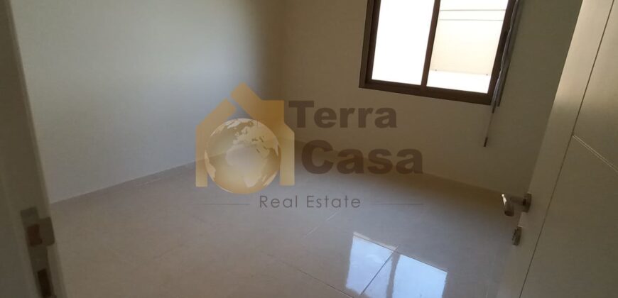 Brand new apartment nice location cash payment. Ref# 3266