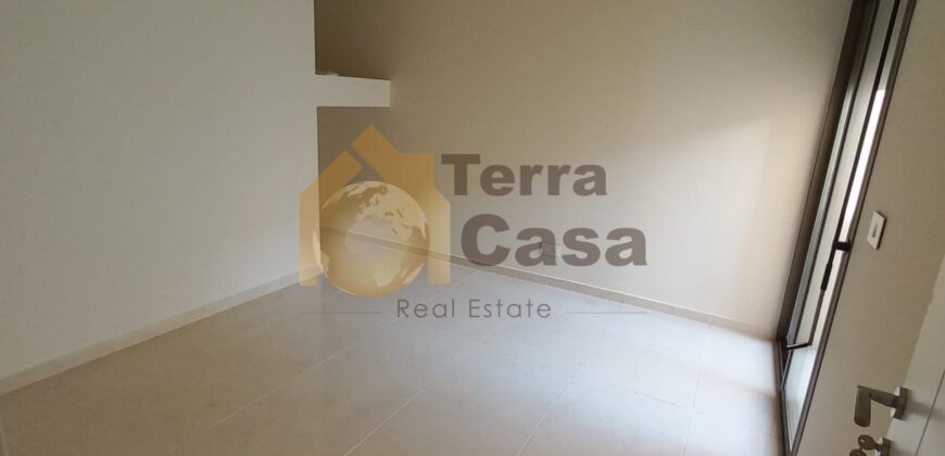 Brand new apartment nice location cash payment. Ref# 3266