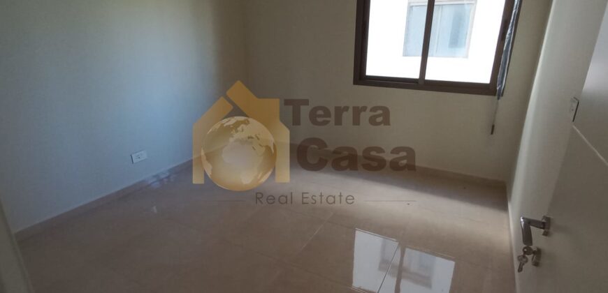 Brand new apartment nice location cash payment. Ref# 3266
