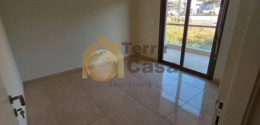 Brand new apartment nice location cash payment. Ref# 3266