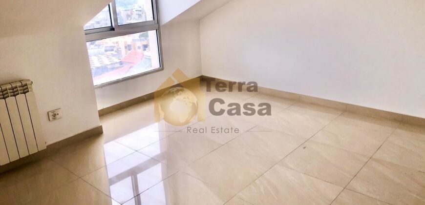 Brand new apartment with roof and 70 sqm terrace Ref#3275