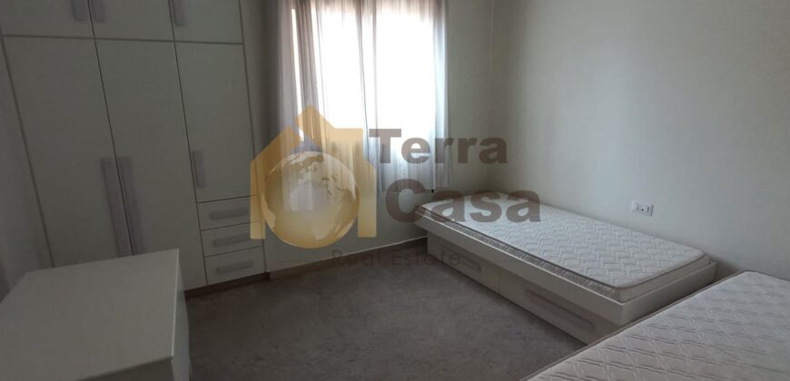 Prestigious apartment semi furnished cash payment.