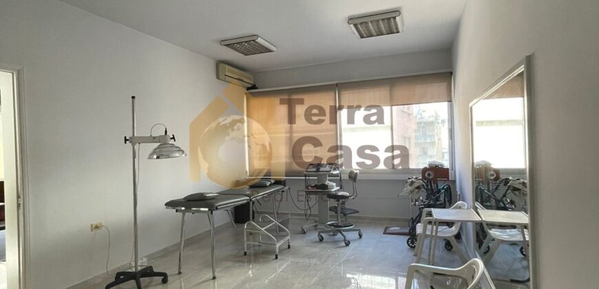 Fully equipped office nice location cash payment.