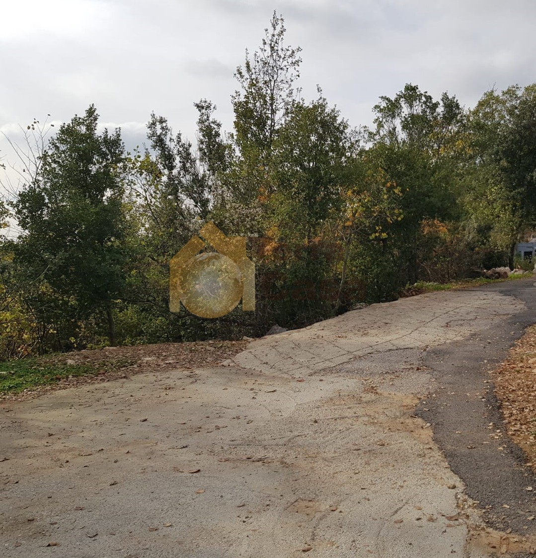 Land for sale in Chahtoul located in calm area  mountain view cash payment