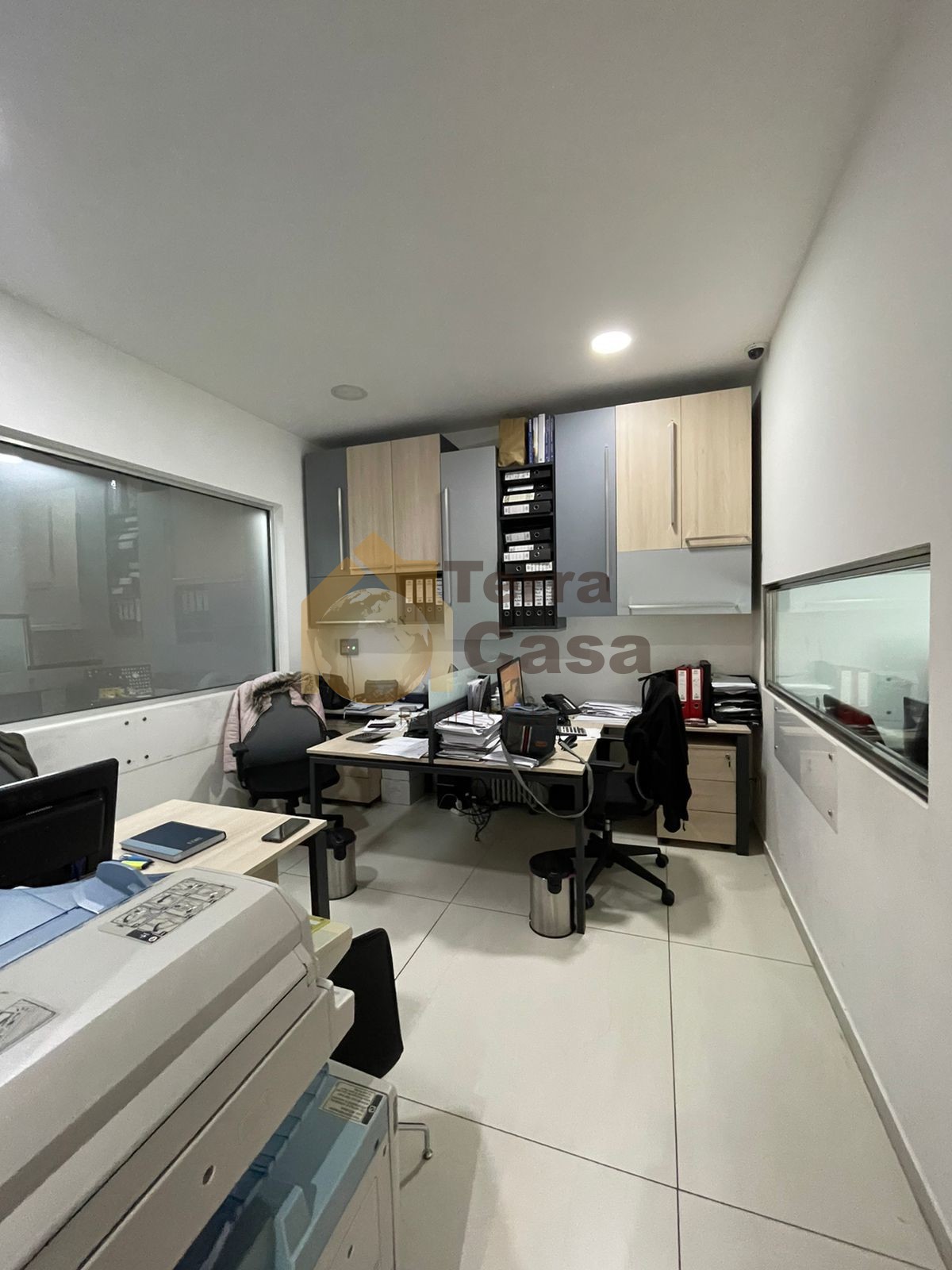 Fully furnished prestigious office cash payment.