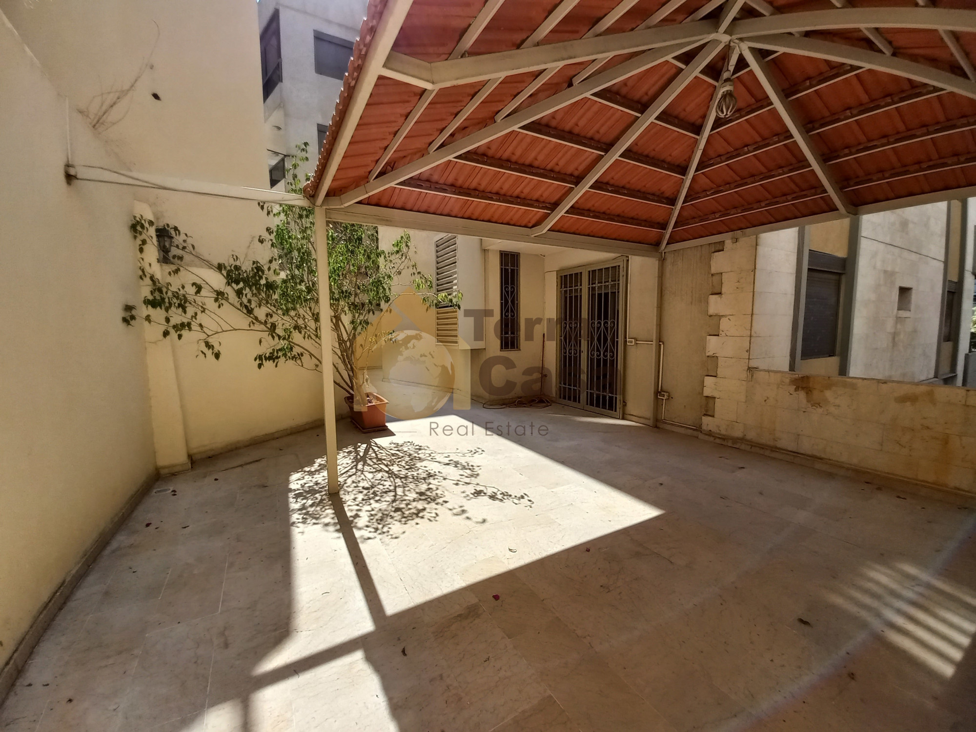 Apartment with terrace for sale in Mar Takla