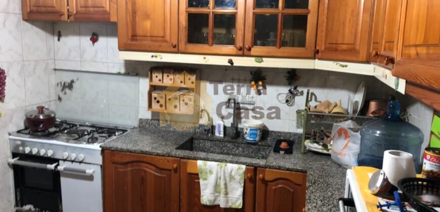 Fully decorated and furnished apartment nice location cash payment. Ref#3427