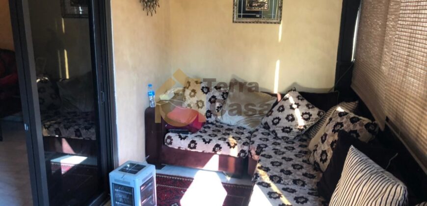 Fully decorated and furnished apartment nice location cash payment. Ref#3427