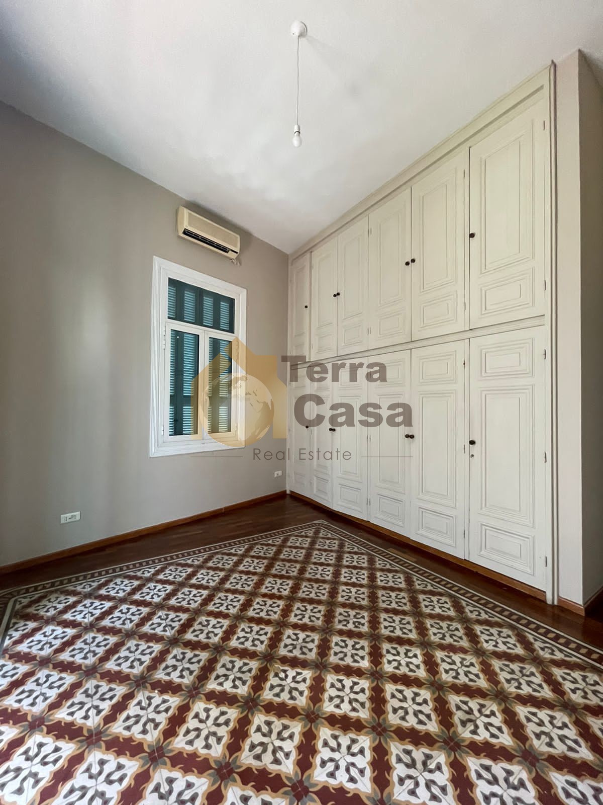Fully decorated apartment cash payment.Ref#3443
