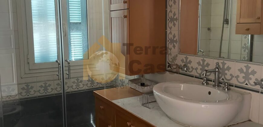 Fully decorated apartment cash payment.Ref#3443