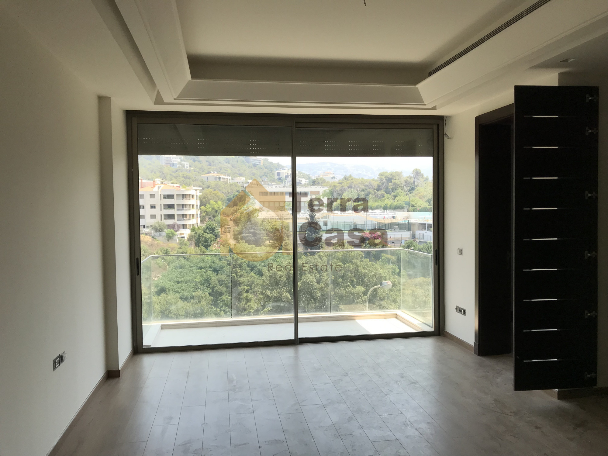 Super Deluxe apartment for sale in Yarzeh with garden