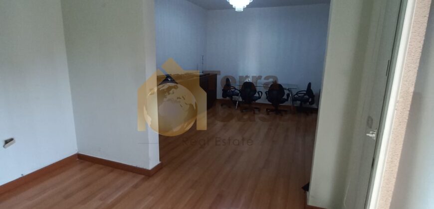 Horch tabet fully decorated apartment nice location.