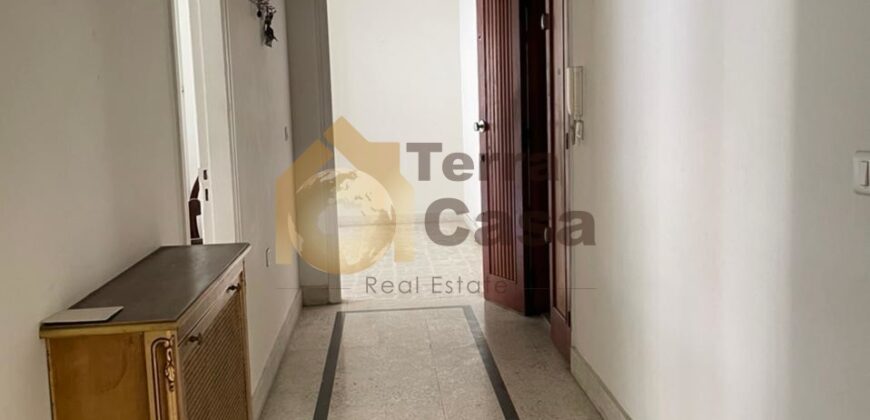 Horch tabet fully decorated apartment nice location.Ref#3701