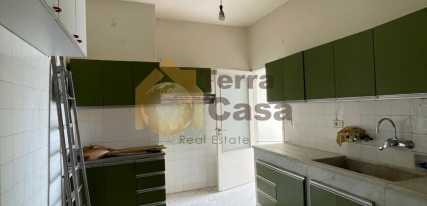 Horch tabet fully decorated apartment nice location.Ref#3701