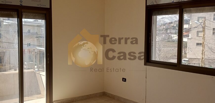 Jdita high end finishing 3 bedrooms apartment Ref#3752