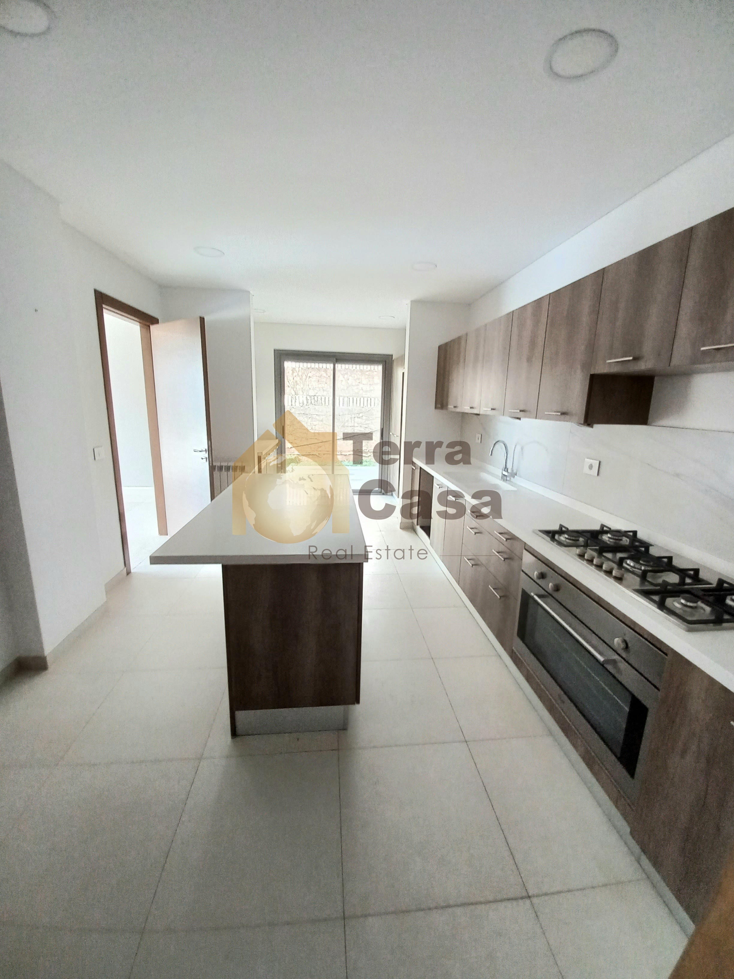 Luxurious apartment with terrace for rent Ref#3865