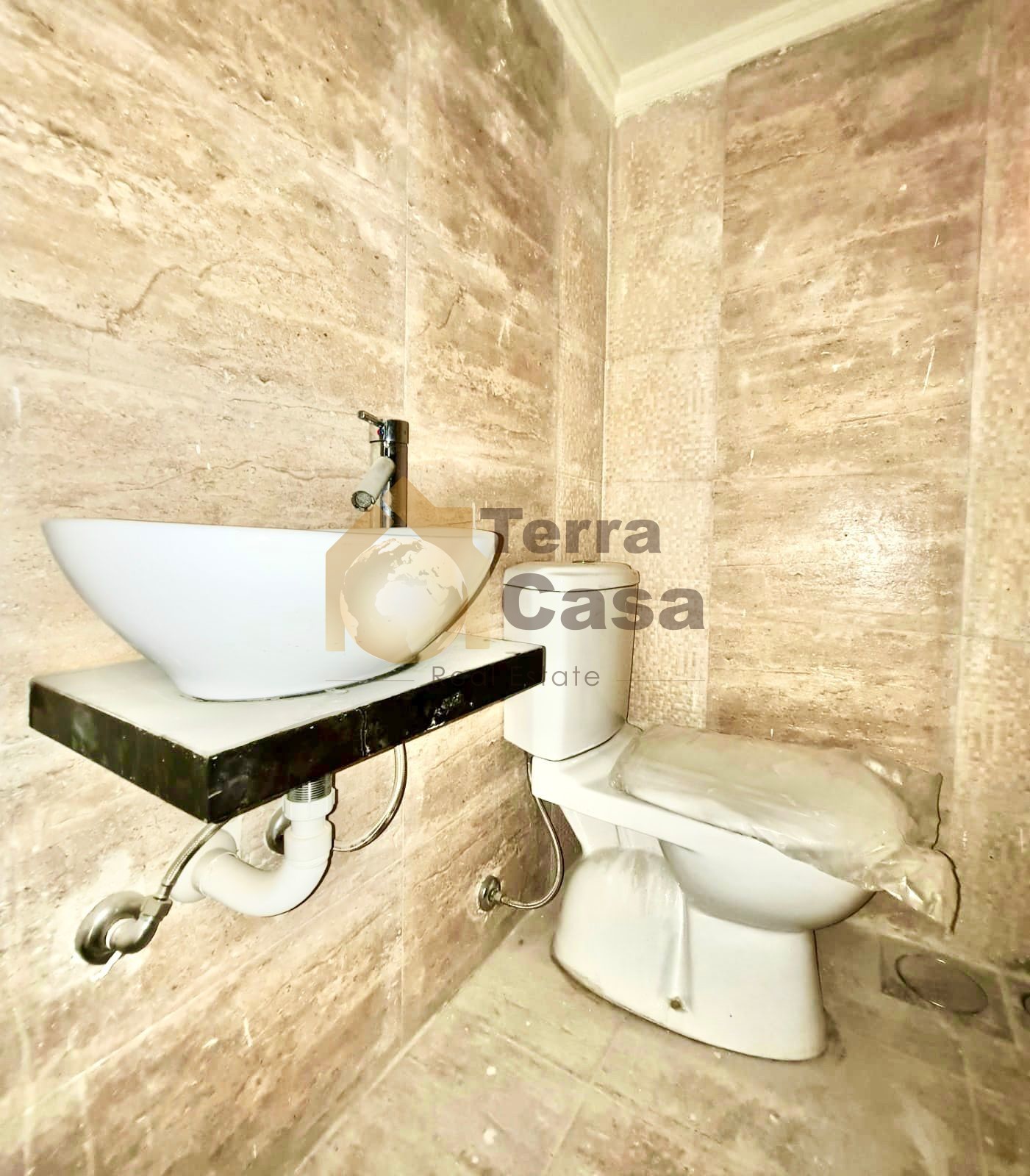 mansourieh apartment for rent with 2 parkings