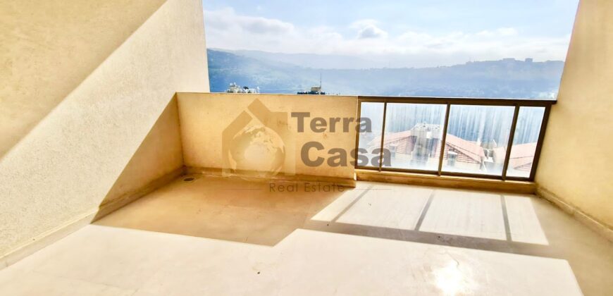 mansourieh apartment for rent with 2 parkings