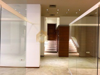 Down town beirut office prime location for rent.