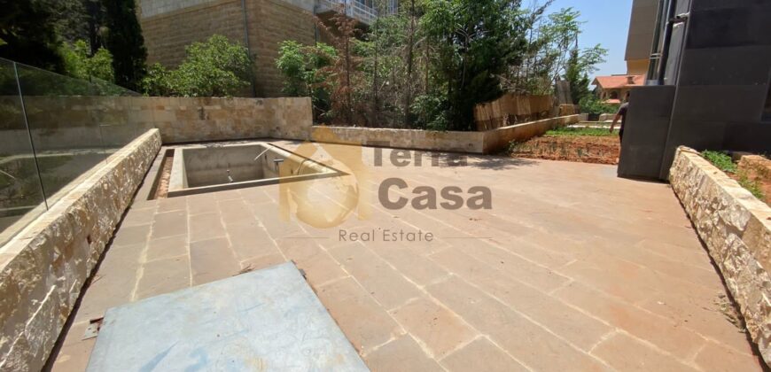 Biyada luxurious apartment for sale with 225 sqm garden and pool .