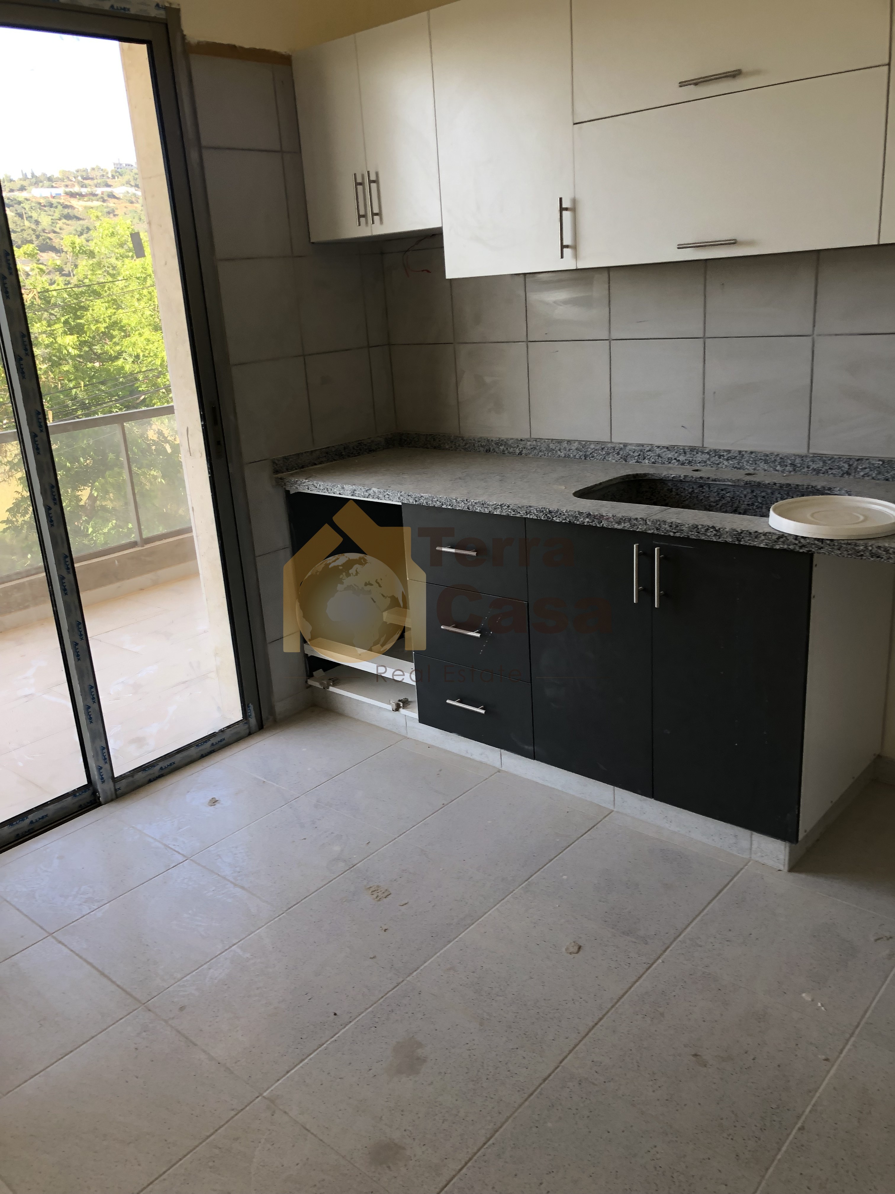 Brand new apartment in wadi chahrour, with roof