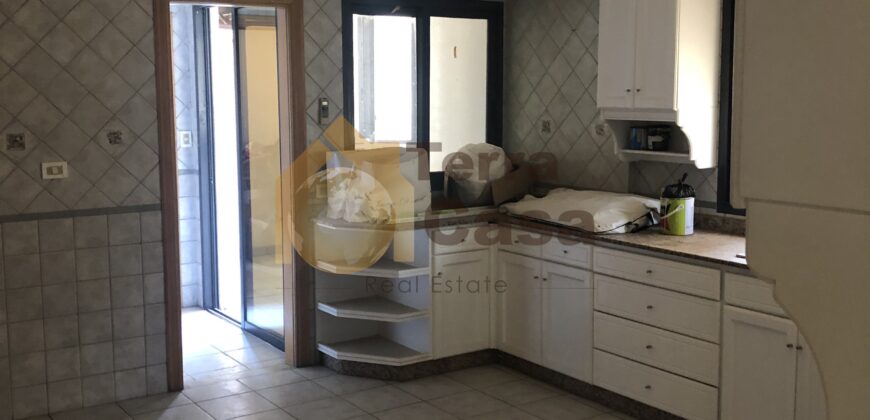 Ramlet el bayda apartment for rent.