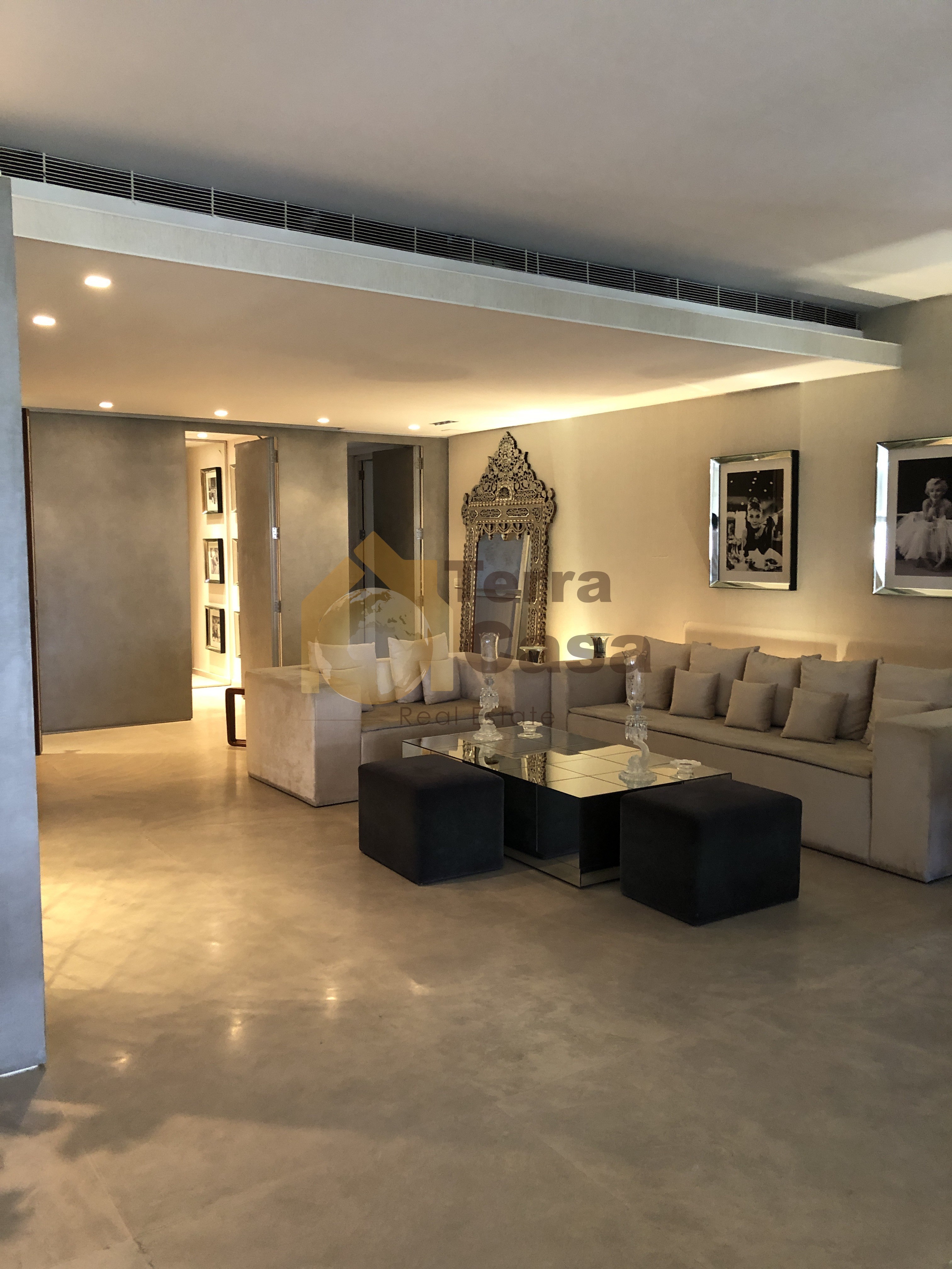 very luxurious furnished apartment in Ramlet el bayda