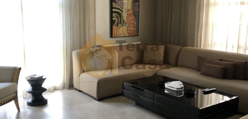 very luxurious furnished apartment in Ramlet el bayda