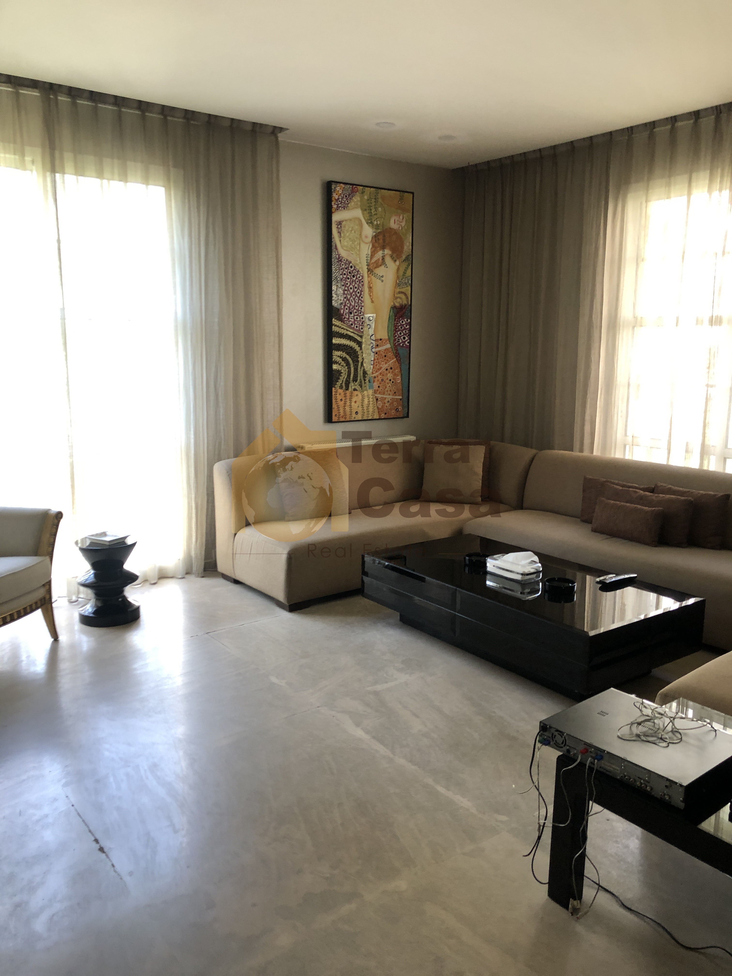 very luxurious furnished apartment in Ramlet el bayda