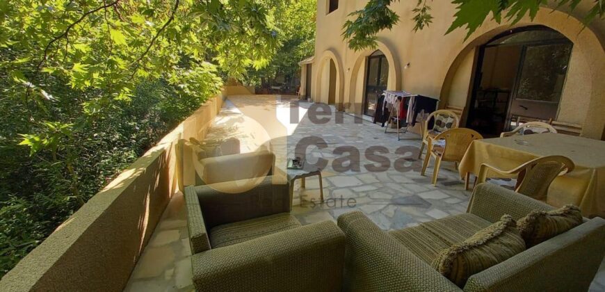 chalet in a calm area in kfardebian for rent with terrace