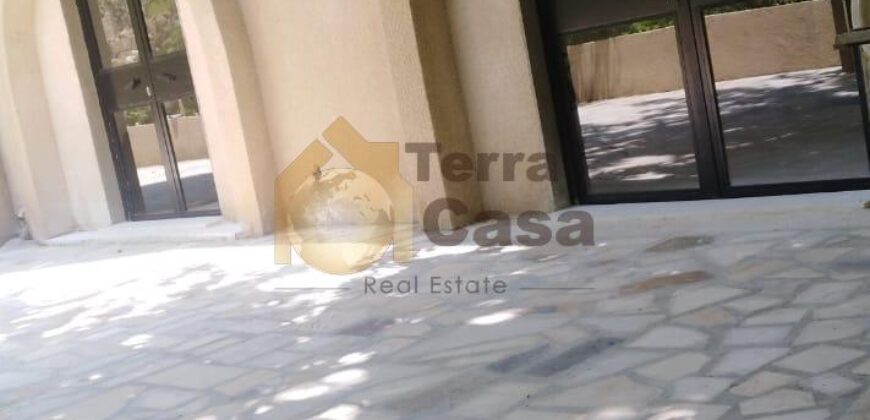 chalet in a calm area in kfardebian for rent with terrace