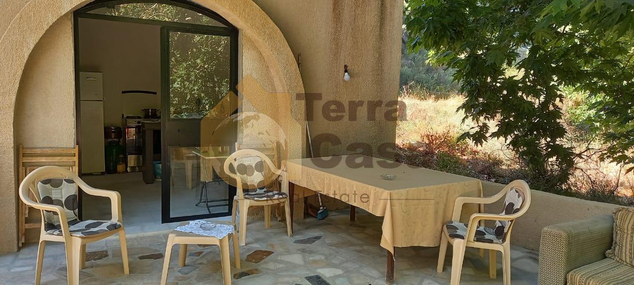 chalet in a calm area in kfardebian for rent