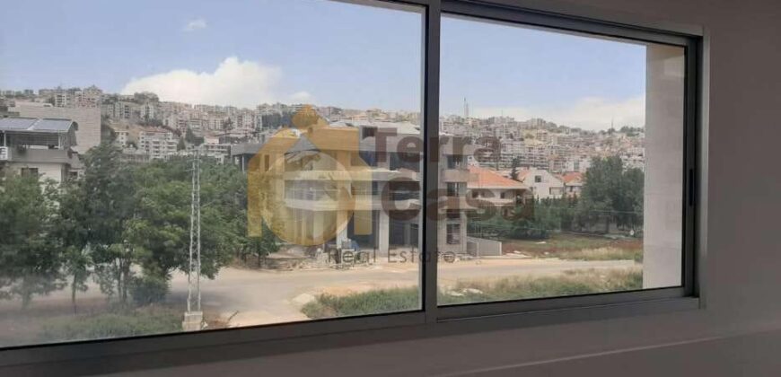 brand new office for rent in zahle ksara prime location .