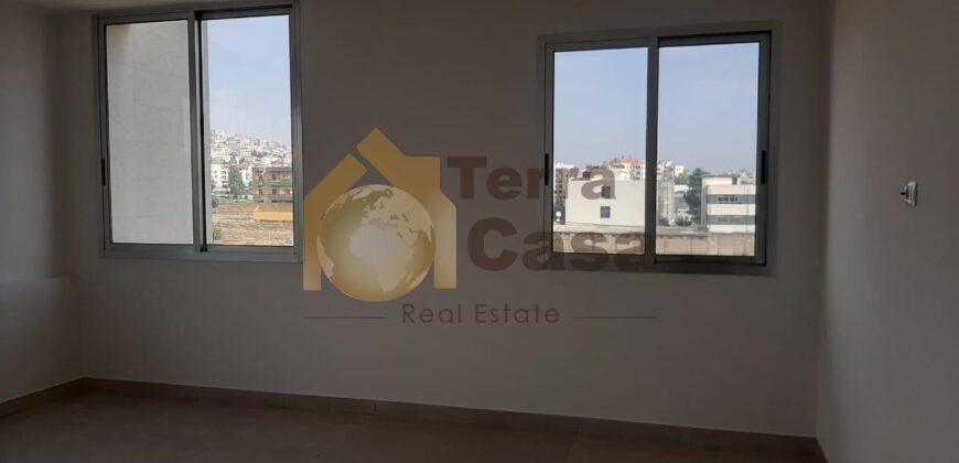 brand new office for rent in zahle ksara prime location .