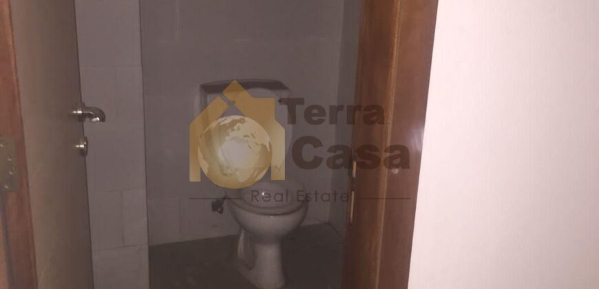 shop in adonis prime location for rent