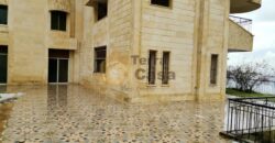 Luxurious apartment 250 sqm garden