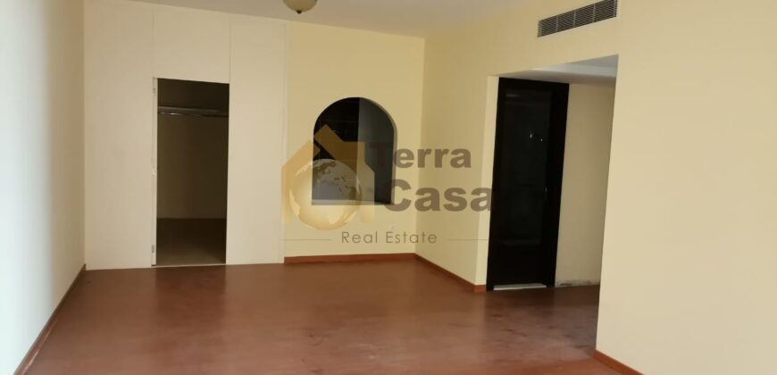 Luxurious apartment 250 sqm garden