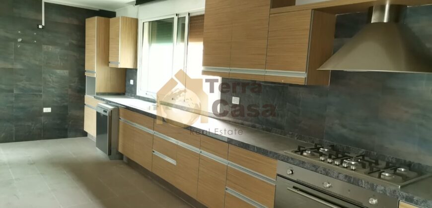 Luxurious apartment 250 sqm garden