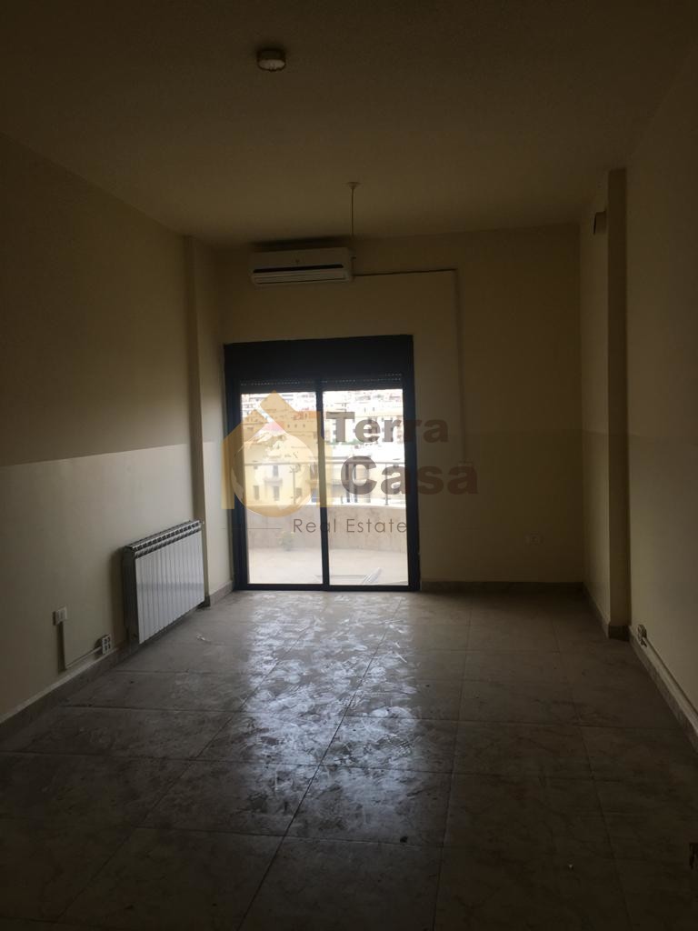apartment for rent in haouch el omara prime location.