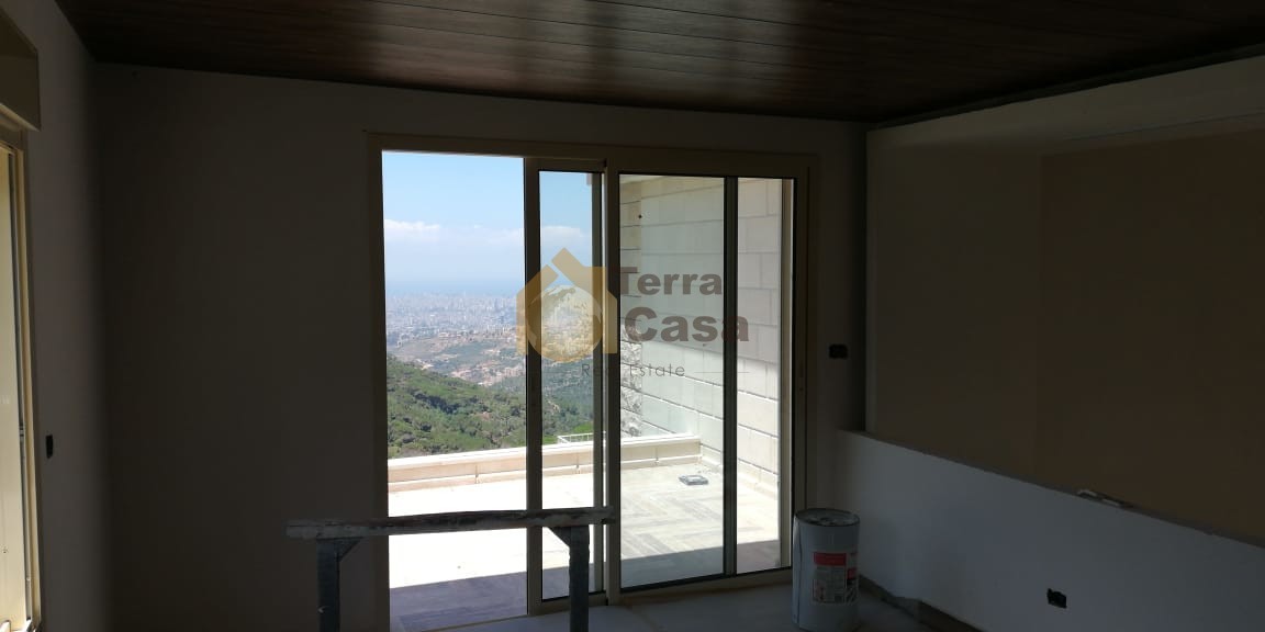 Duplex for sale in Schweet brand new overlooking the sea and mountain.